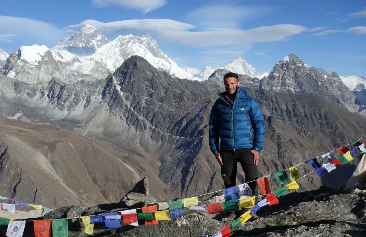 Gokyo ri Viewpoint (Alt.5360m) - Hike distance 3 to 4 hours from Gokyo Lake.